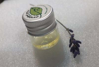 اسانس اسطوخودوس خشک